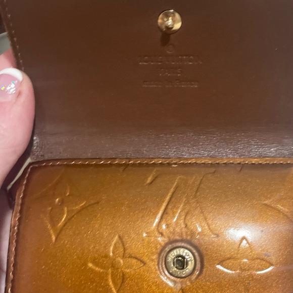 Louis Vuitton monogram Vernis Elise wallet in Carmel Gold - Picture 2 of 16